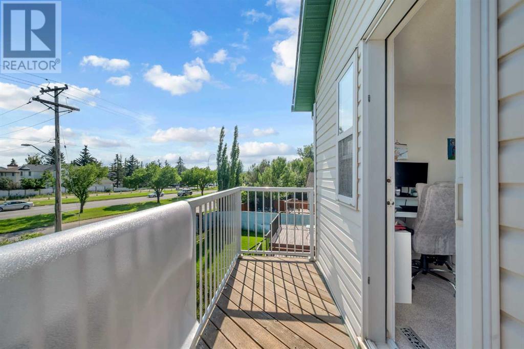 Single Family House for Sale in  Coventry Green NE Coventry Hills Calgary 