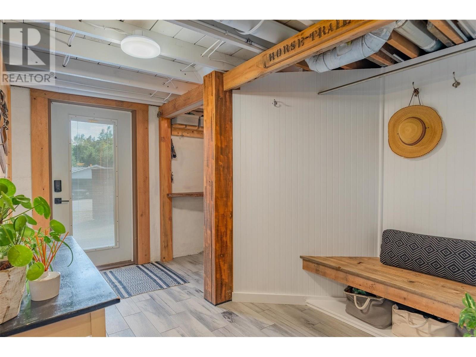 1954 THOMPSON Avenue, Rossland
