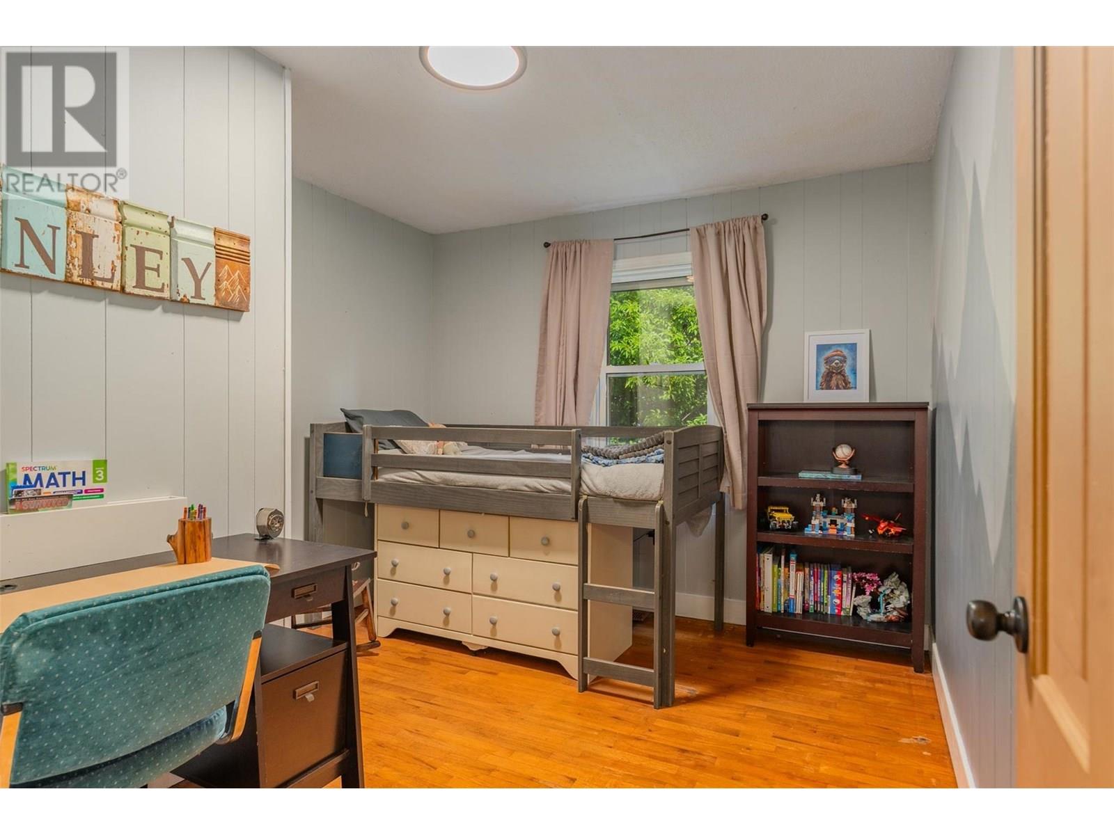 1954 THOMPSON Avenue, Rossland