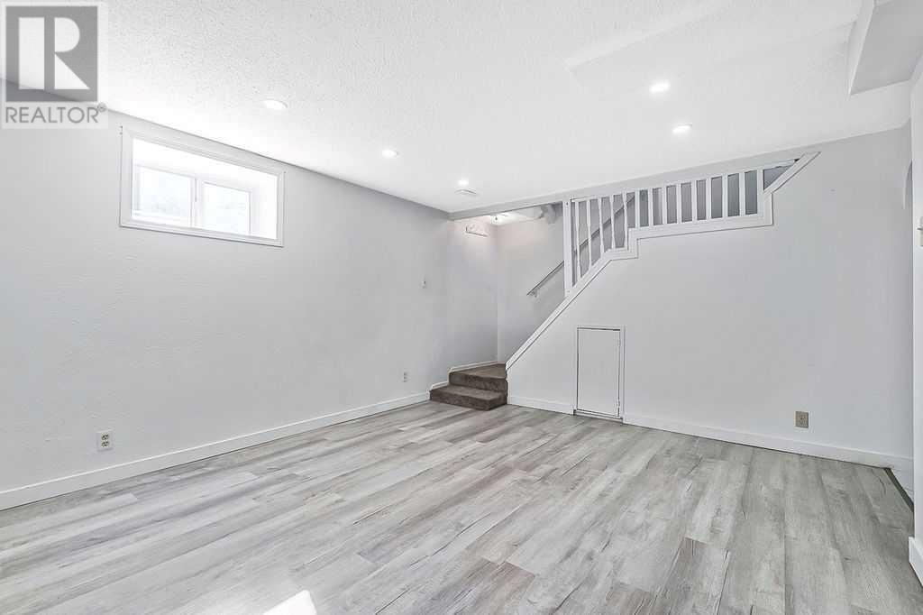 Single Family House for Sale in  Templehill Crescent NE Temple Calgary 