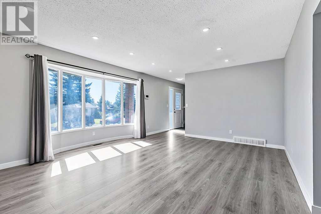 Single Family House for Sale in  Templehill Crescent NE Temple Calgary 