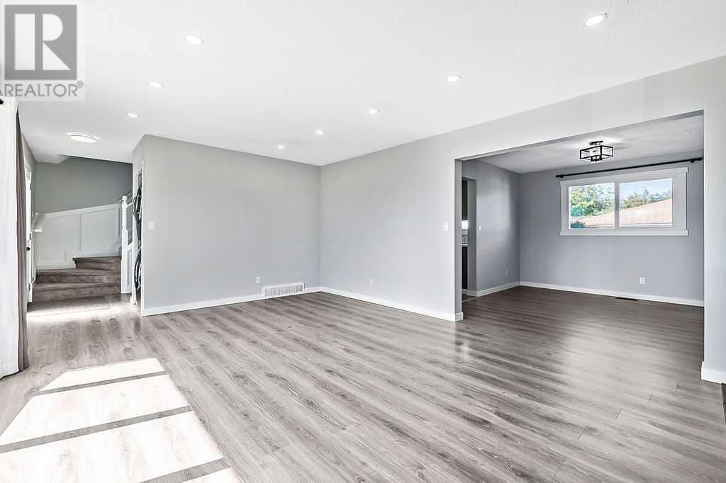 Single Family House for Sale in  Templehill Crescent NE Temple Calgary 