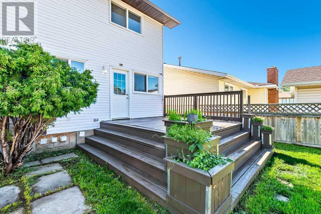 Single Family House for Sale in  Templehill Crescent NE Temple Calgary 