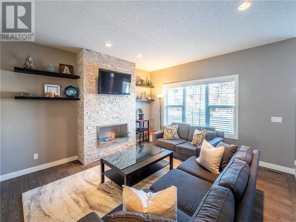 Single Family House for Sale in   Avenue NW Mount Pleasant Calgary 