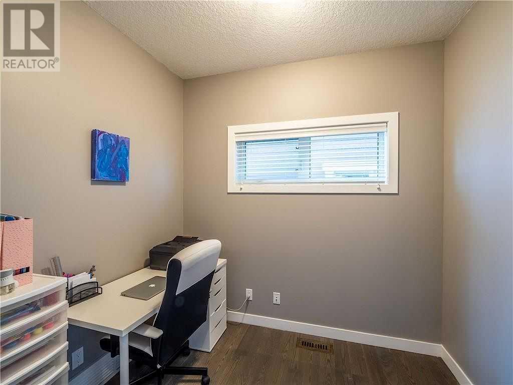 Single Family House for Sale in   Avenue NW Mount Pleasant Calgary 