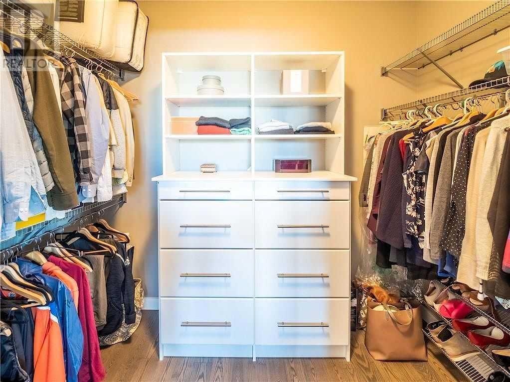Single Family House for Sale in   Avenue NW Mount Pleasant Calgary 