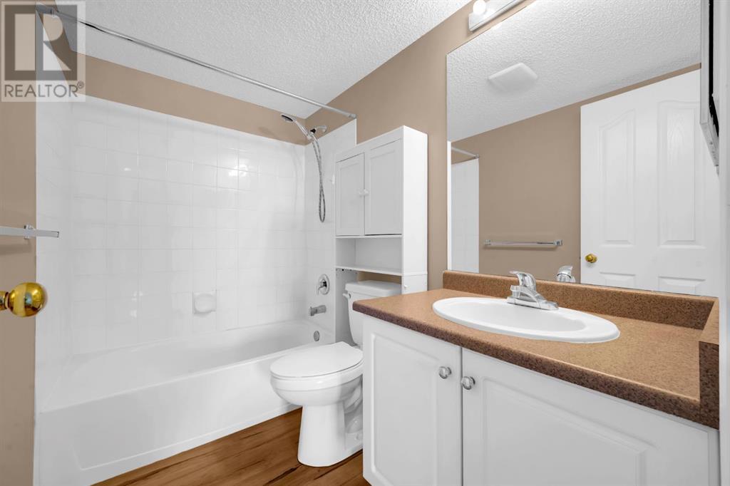 Single Family House for Sale in   Valleyview Park SE Dover Calgary 
