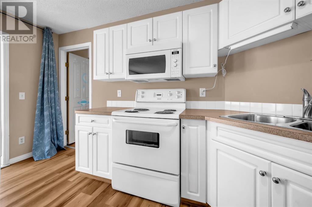 Single Family House for Sale in   Valleyview Park SE Dover Calgary 