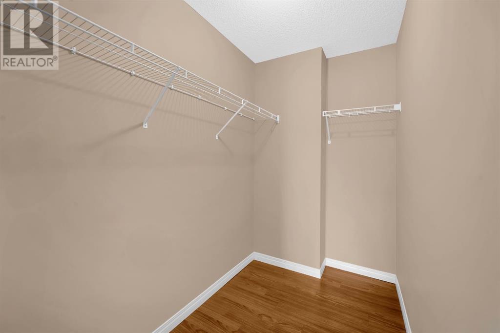 Single Family House for Sale in   Valleyview Park SE Dover Calgary 