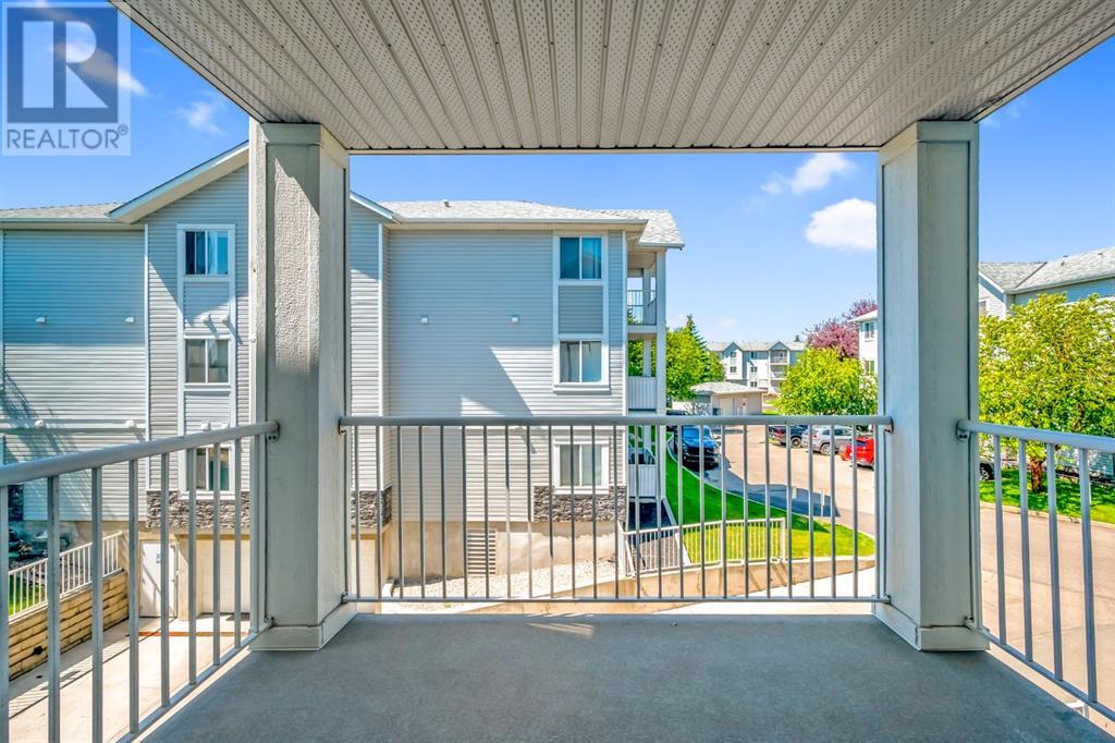 Single Family House for Sale in   Valleyview Park SE Dover Calgary 