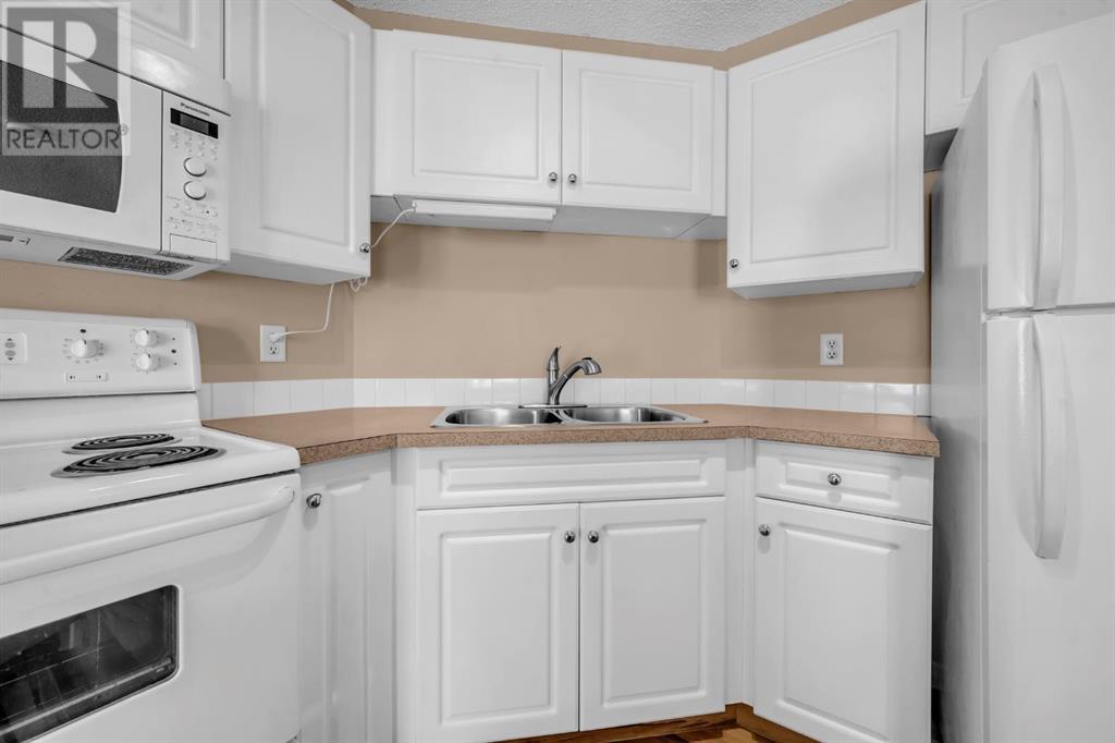 Single Family House for Sale in   Valleyview Park SE Dover Calgary 