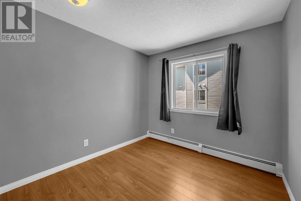 Single Family House for Sale in   Valleyview Park SE Dover Calgary 