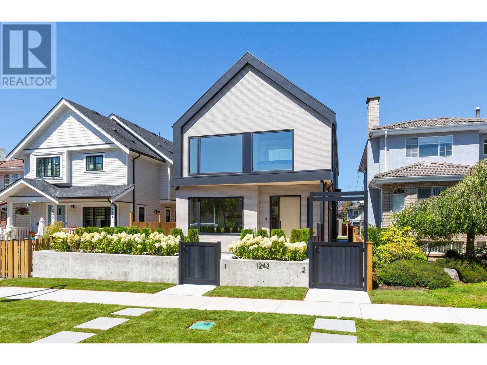 Photo 9 of 2 1243 E 27th Avenue, Vancouver BC