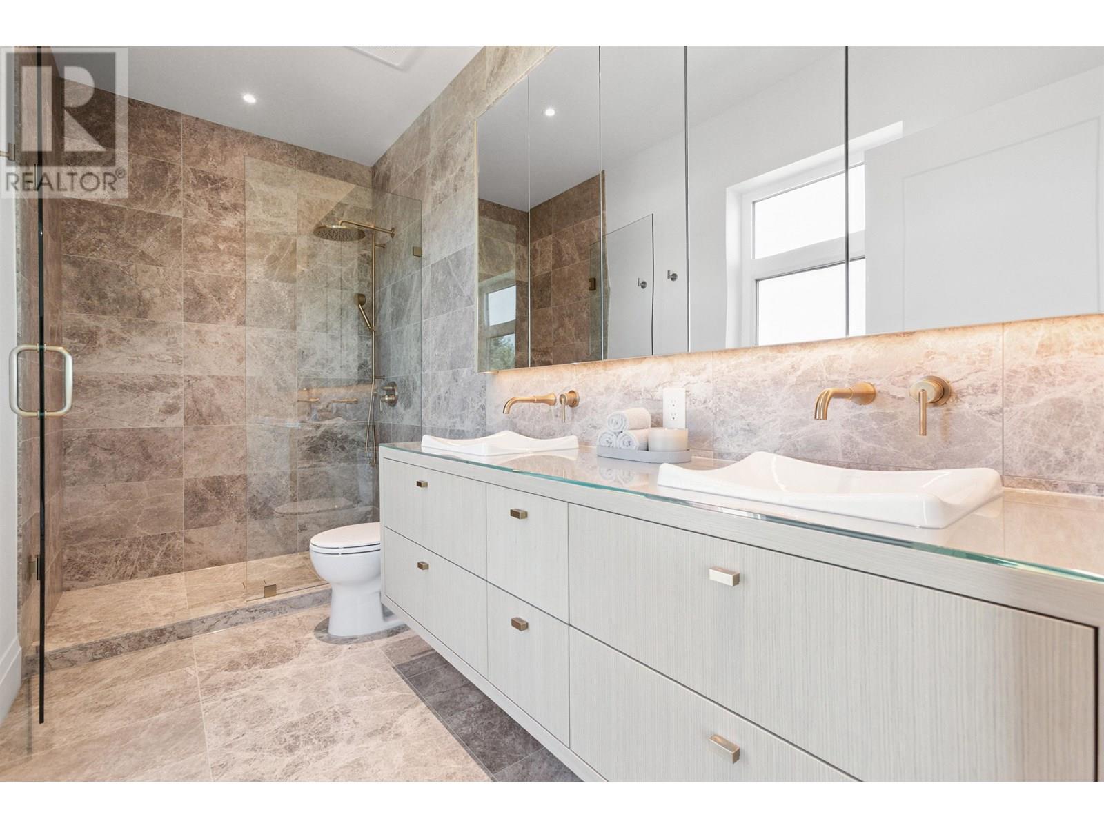 Photo 19 of 2 1243 E 27th Avenue, Vancouver BC