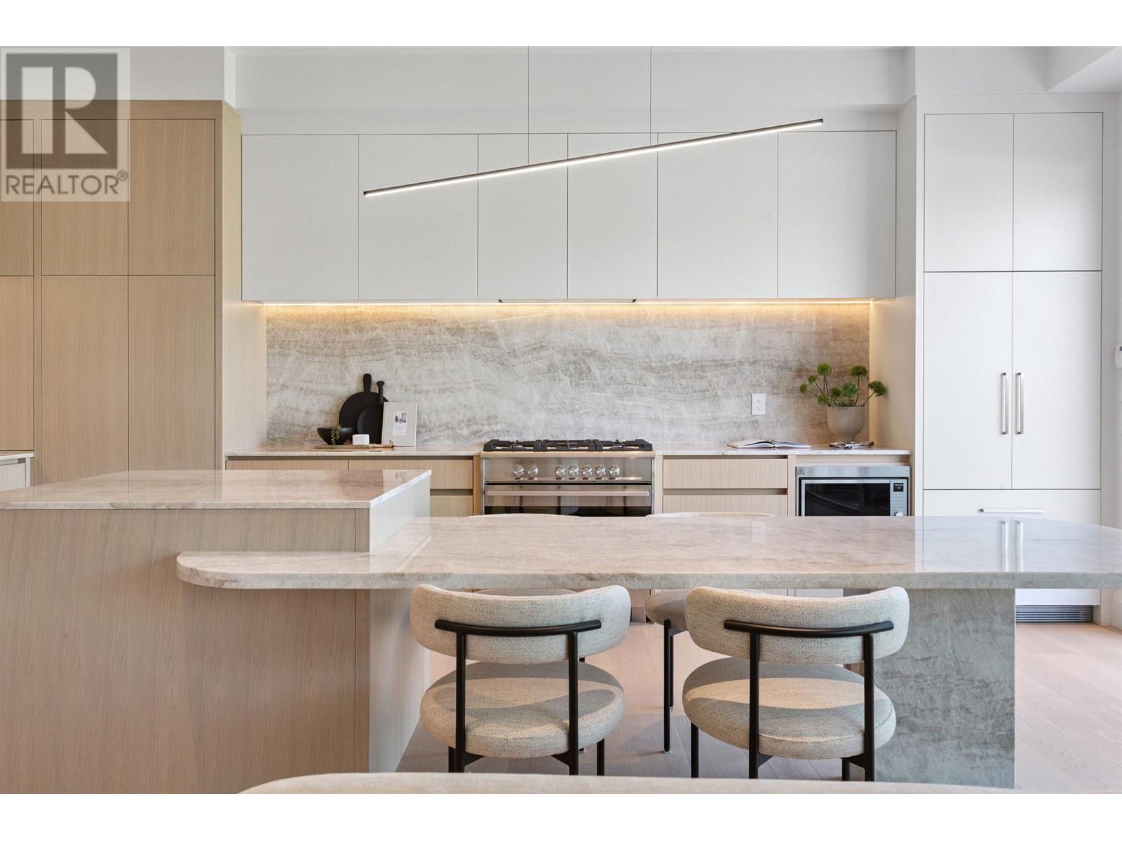 Photo 17 of 2 1243 E 27th Avenue, Vancouver BC