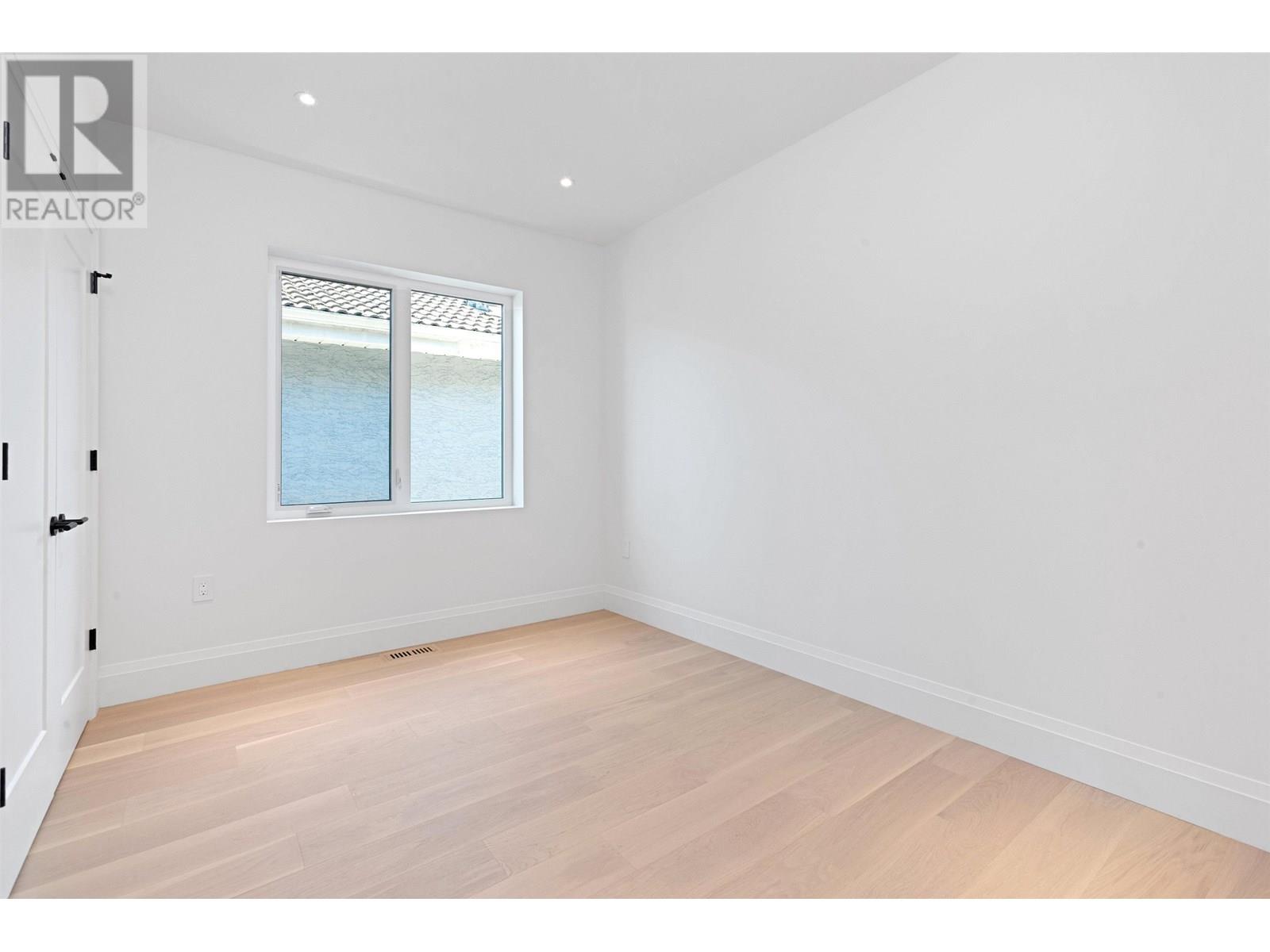 Photo 24 of 2 1243 E 27th Avenue, Vancouver BC
