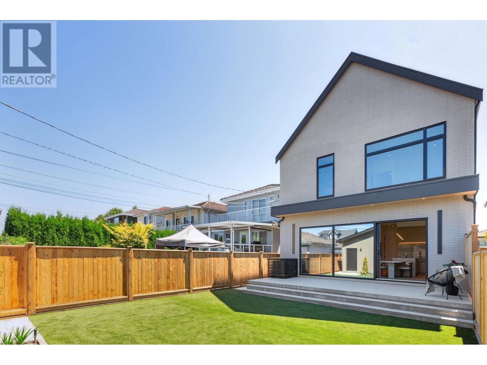 Photo 22 of 2 1243 E 27th Avenue, Vancouver BC