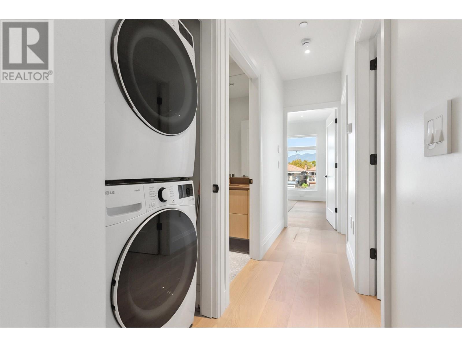 Photo 16 of 2 1243 E 27th Avenue, Vancouver BC