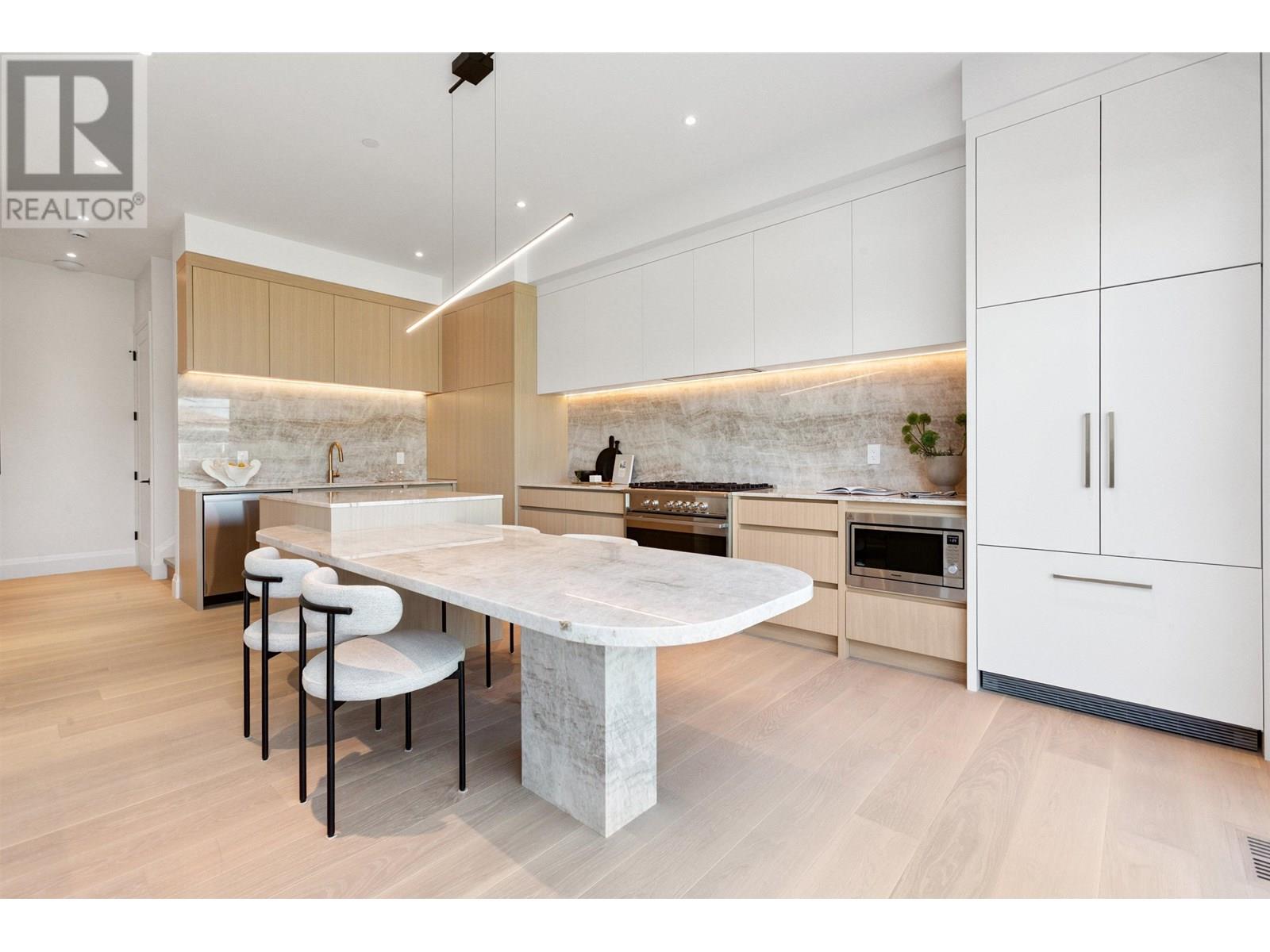 Photo 12 of 2 1243 E 27th Avenue, Vancouver BC