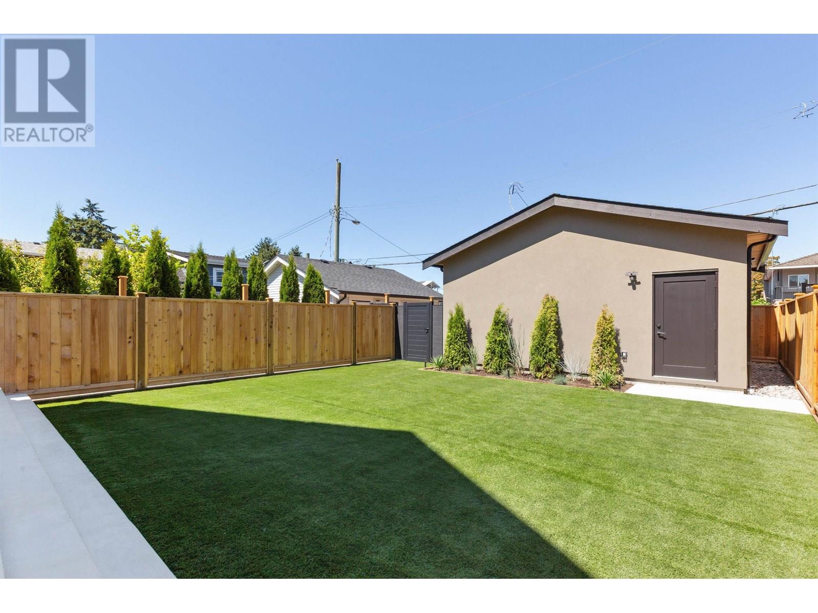 Photo 7 of 2 1243 E 27th Avenue, Vancouver BC