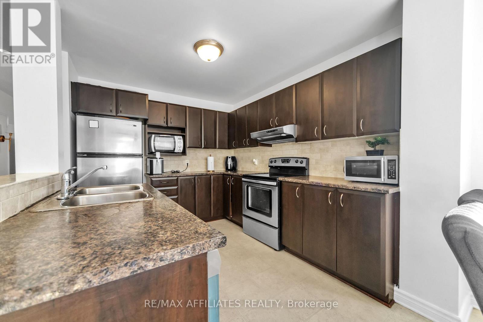 Photo 18 of 604 Paul Metivier Drive, Ottawa ON