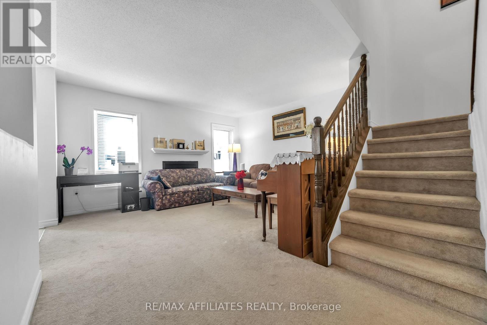 Photo 23 of 604 Paul Metivier Drive, Ottawa ON