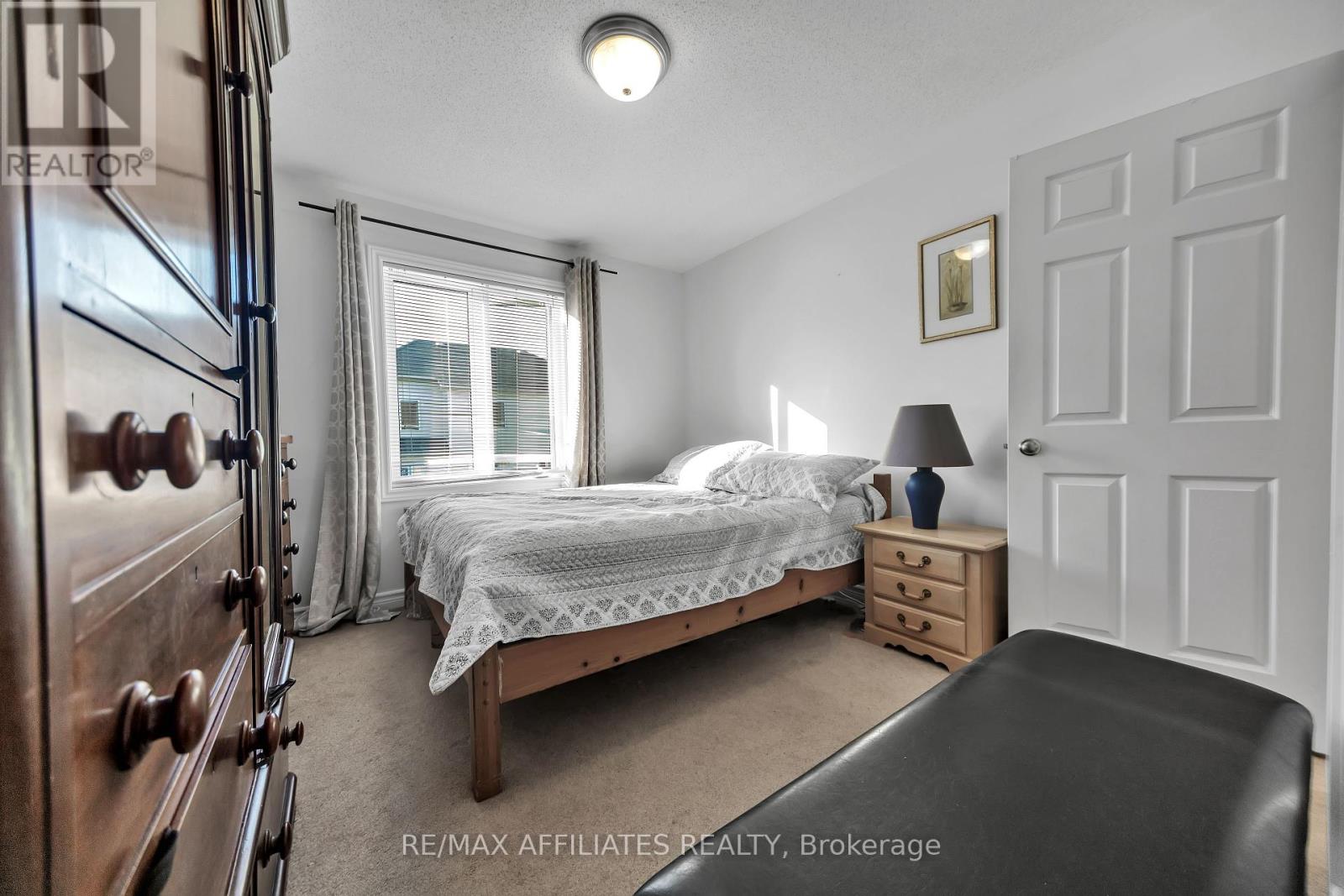 Photo 35 of 604 Paul Metivier Drive, Ottawa ON