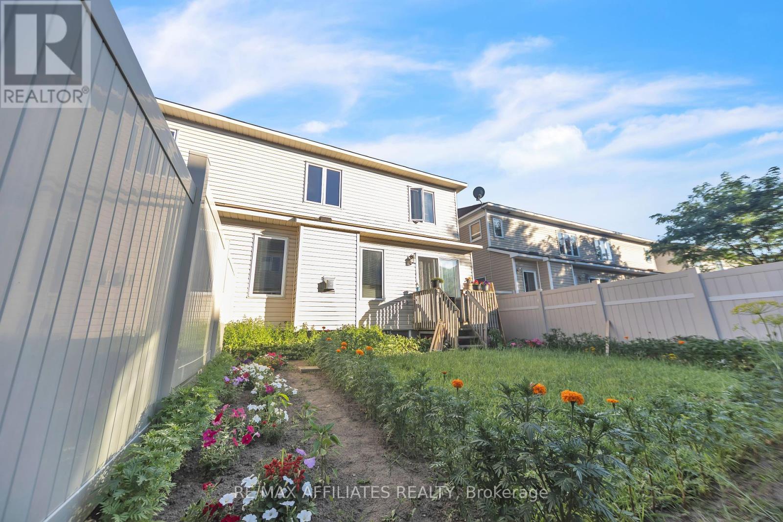 Photo 41 of 604 Paul Metivier Drive, Ottawa ON