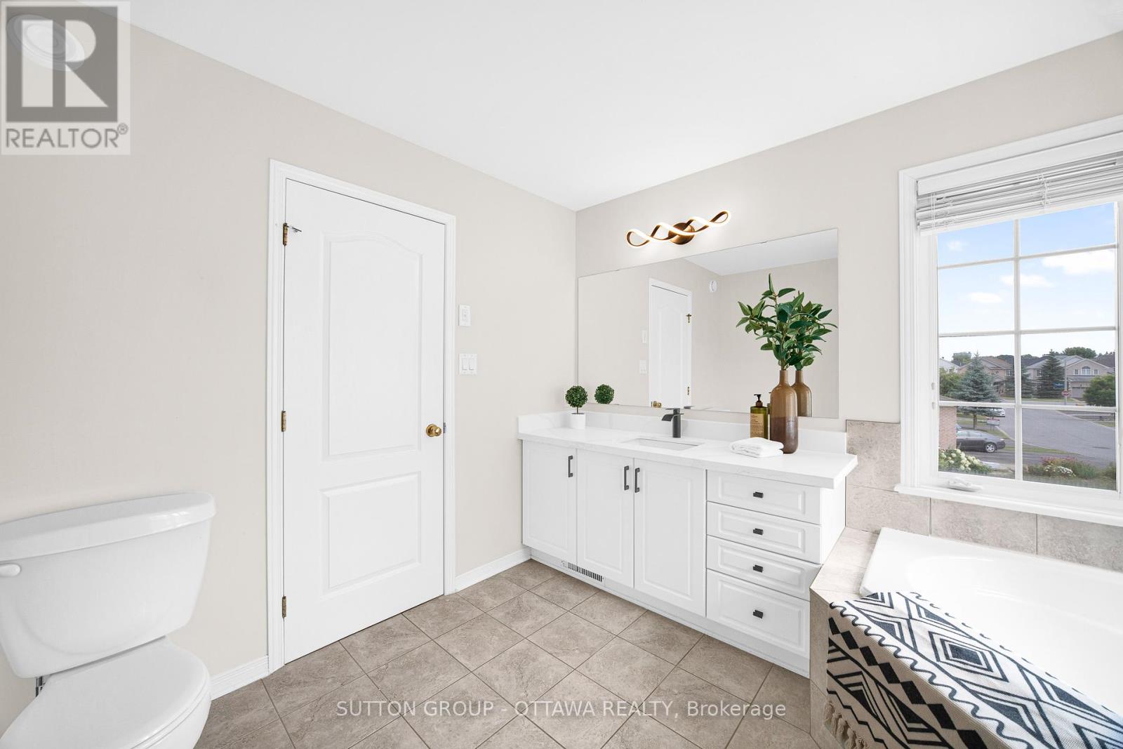Photo 45 of 151 Windance Crescent, Ottawa ON