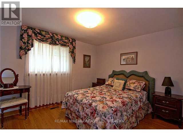 Photo 6 of 6020 Althea Street, Niagara Falls ON