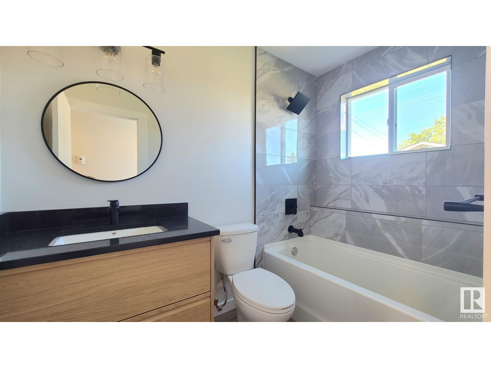 Photo 20 of 9108 169 St Nw, Edmonton AB