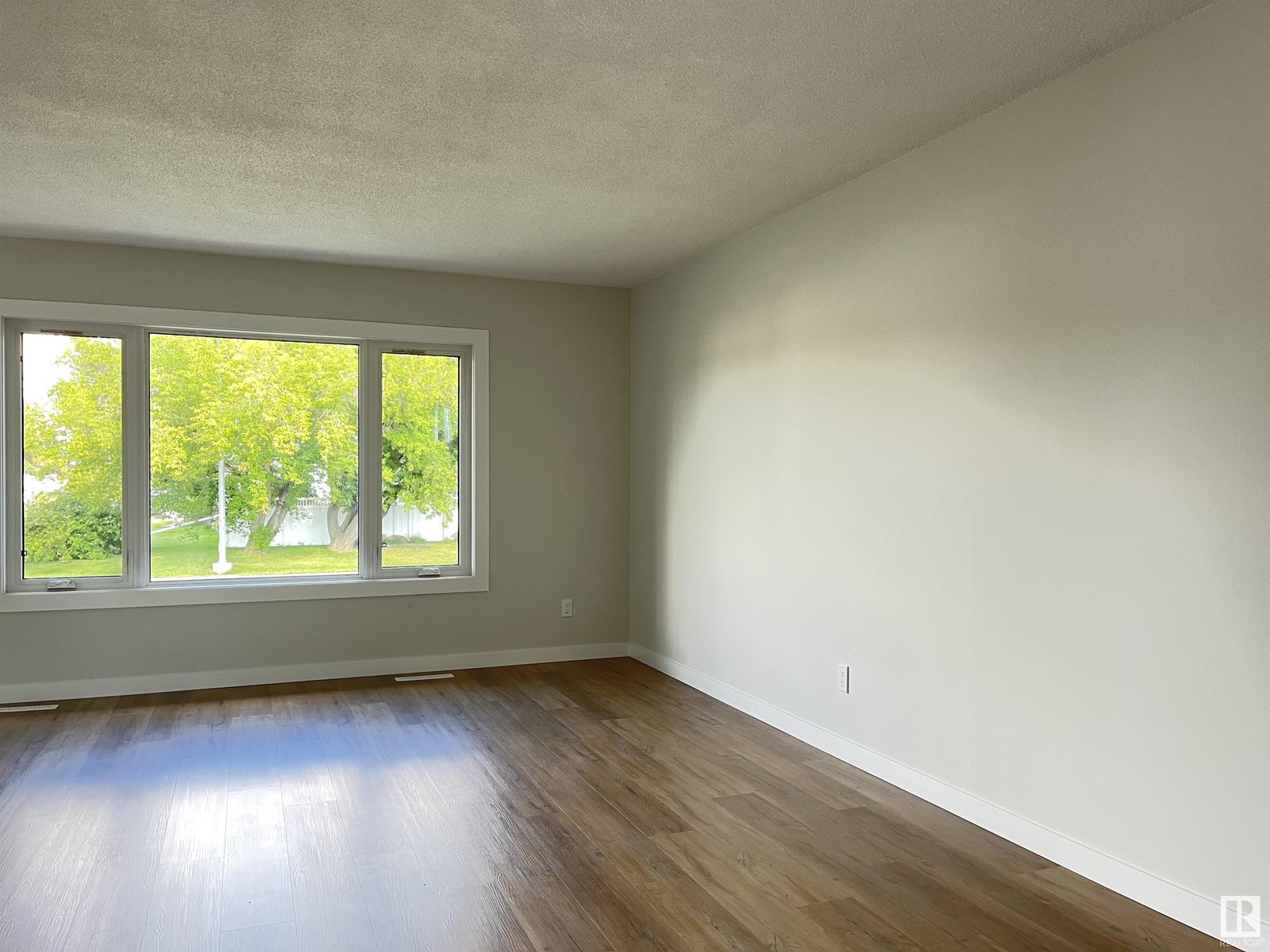 Photo 9 of 9108 169 St Nw, Edmonton AB