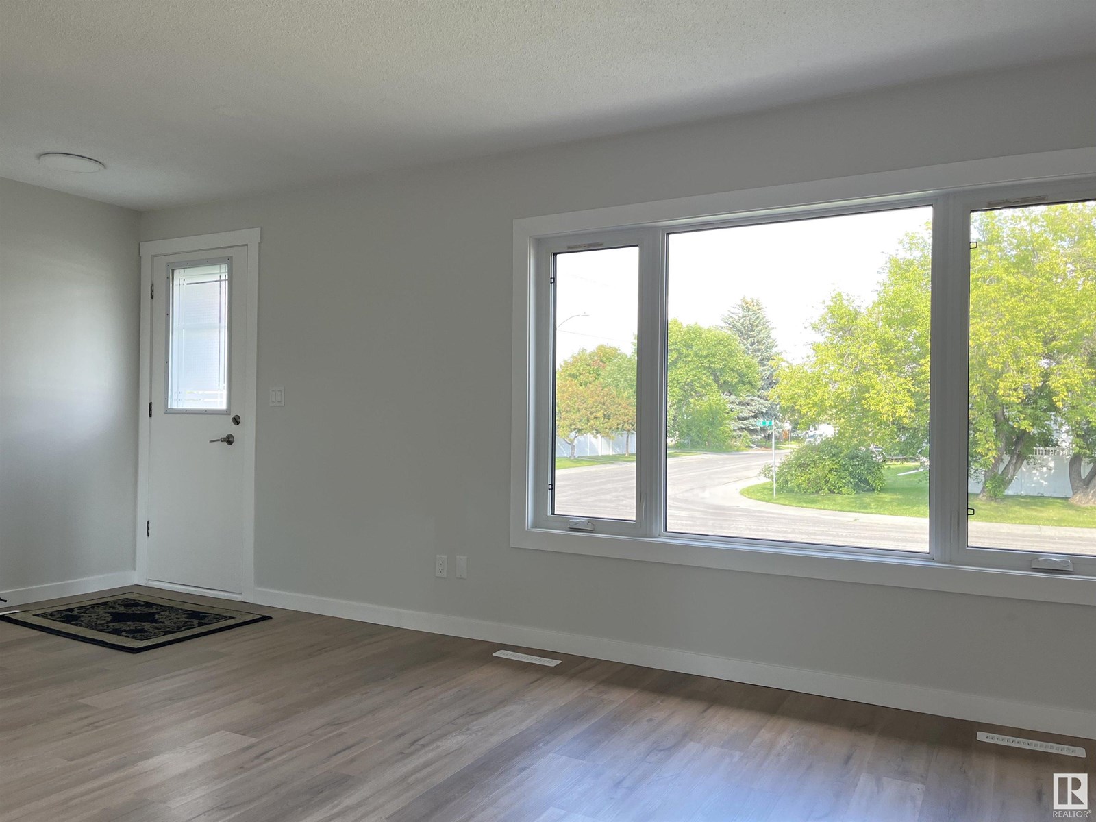Photo 10 of 9108 169 St Nw, Edmonton AB