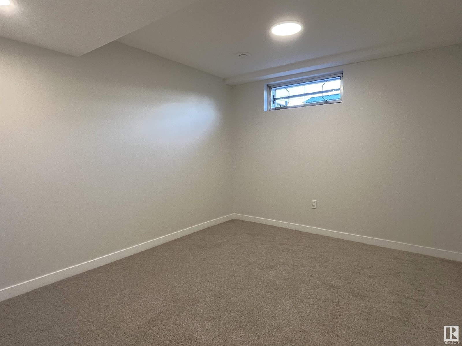 Photo 22 of 9108 169 St Nw, Edmonton AB