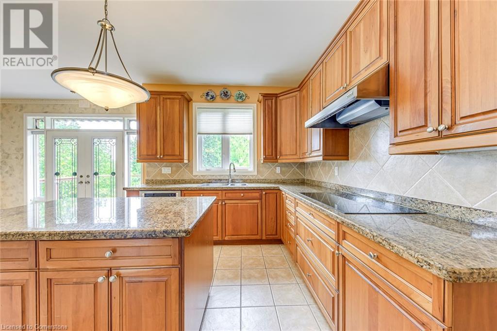 Photo 15 of 5337 Jameson Crescent, Burlington ON