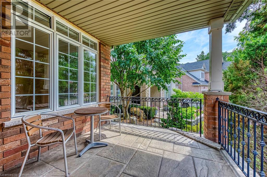 Photo 4 of 5337 Jameson Crescent, Burlington ON