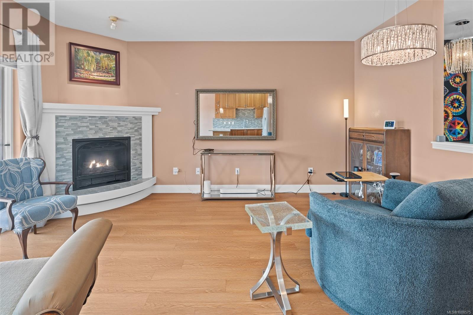Photo 14 of 22 126 Hallowell Rd, View Royal BC