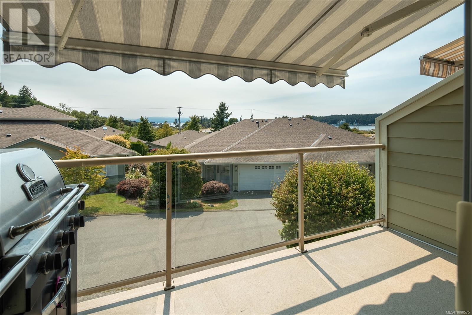 Photo 17 of 22 126 Hallowell Rd, View Royal BC