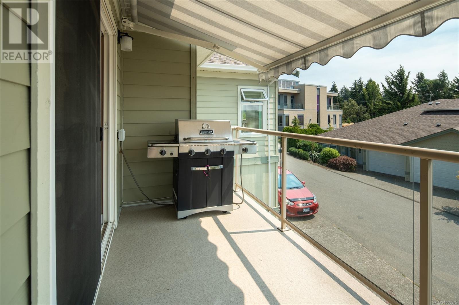 Photo 18 of 22 126 Hallowell Rd, View Royal BC