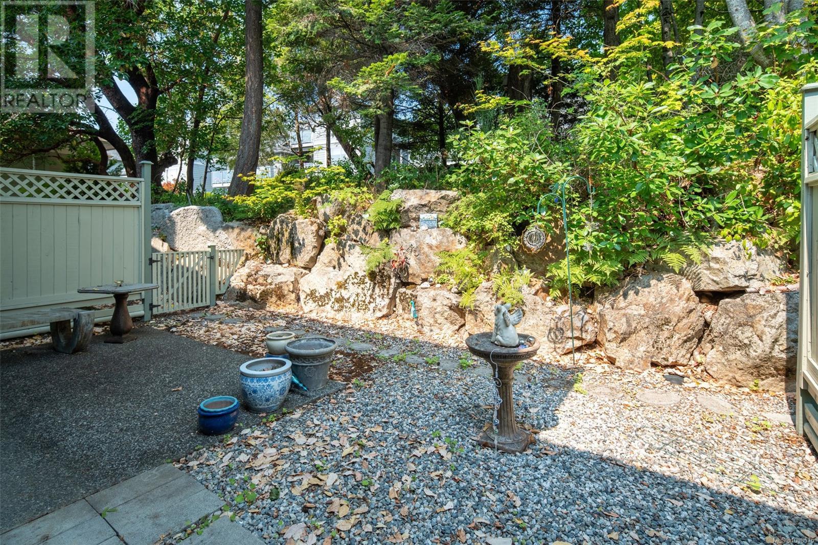 Photo 29 of 22 126 Hallowell Rd, View Royal BC
