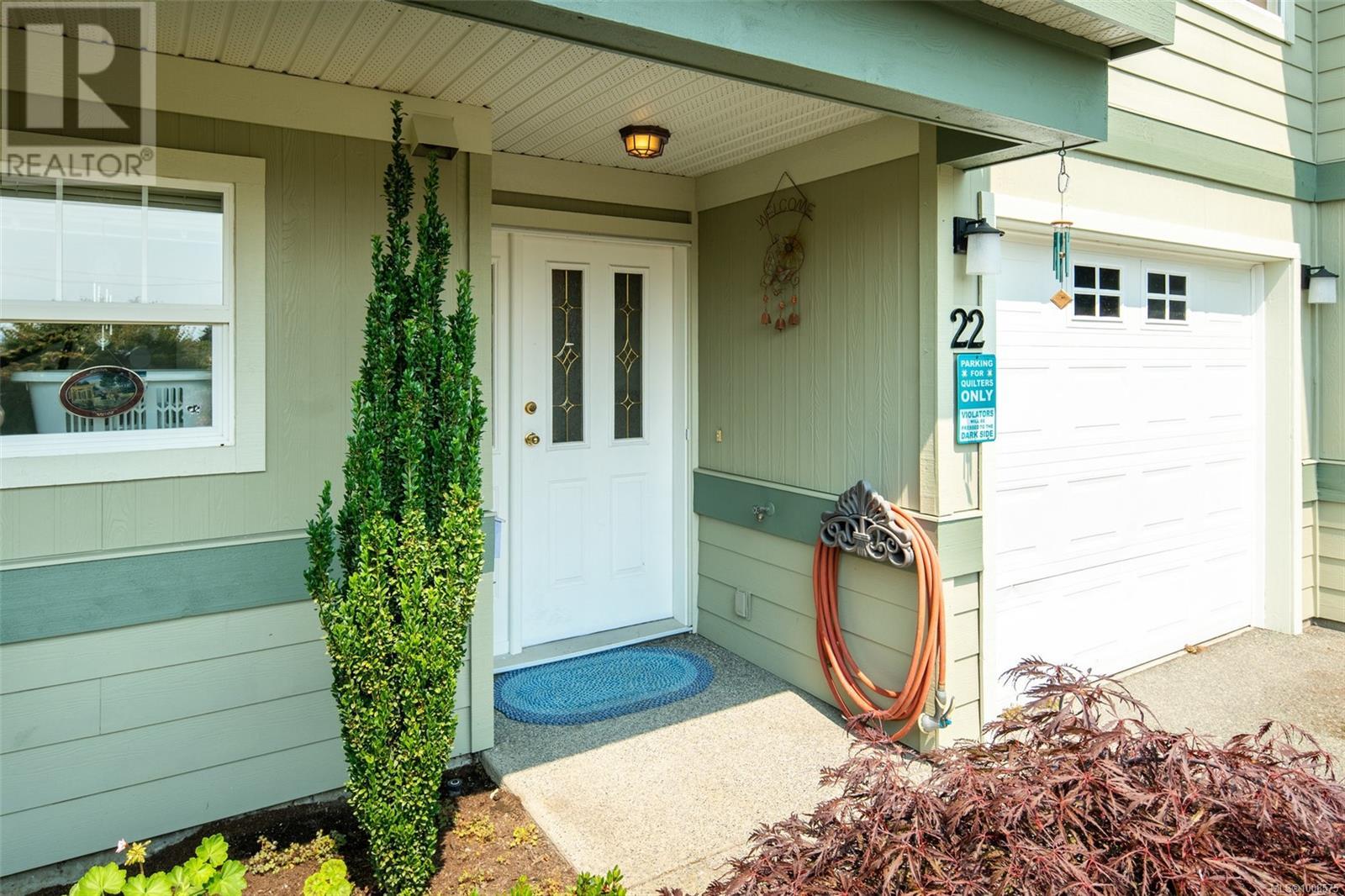 Photo 4 of 22 126 Hallowell Rd, View Royal BC