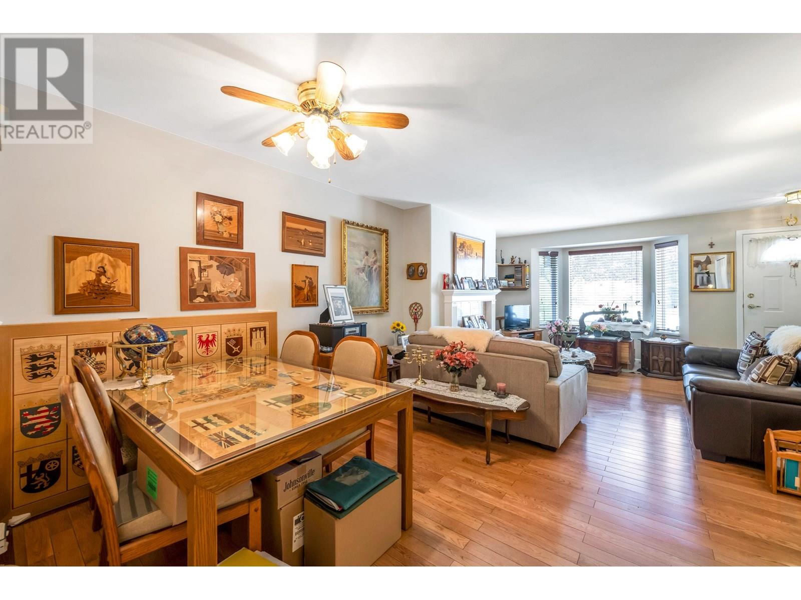 Photo 10 of 25 22308 124 Avenue, Maple Ridge BC