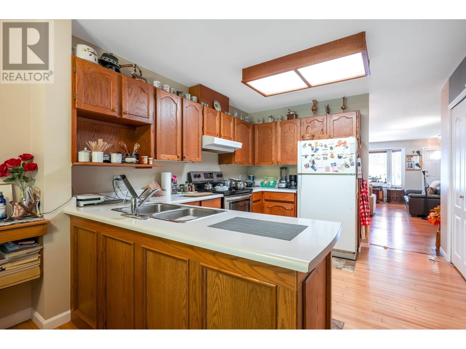 Photo 14 of 25 22308 124 Avenue, Maple Ridge BC