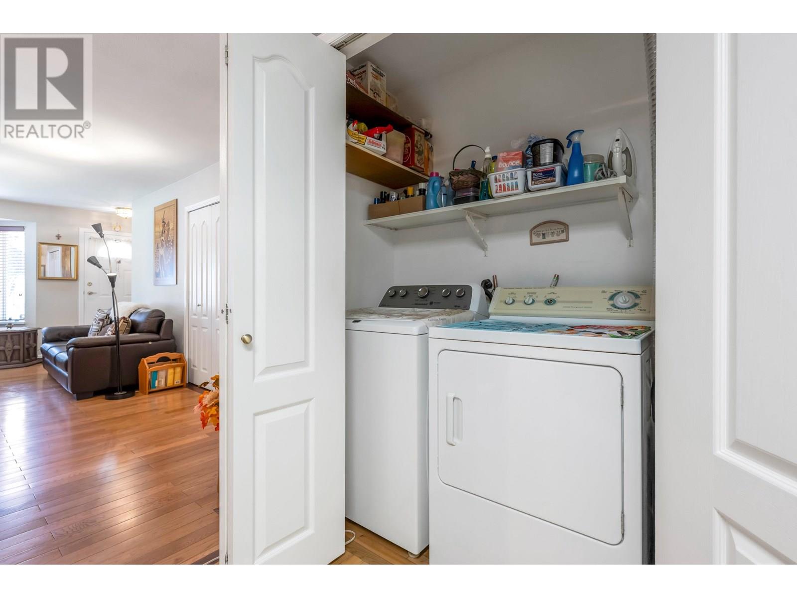 Photo 17 of 25 22308 124 Avenue, Maple Ridge BC