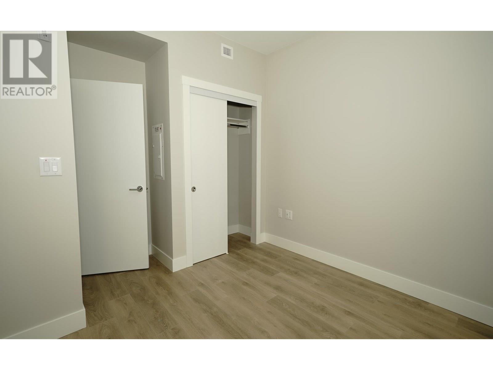 Photo 4 of 109 3588 Sawmill Crescent, Vancouver BC