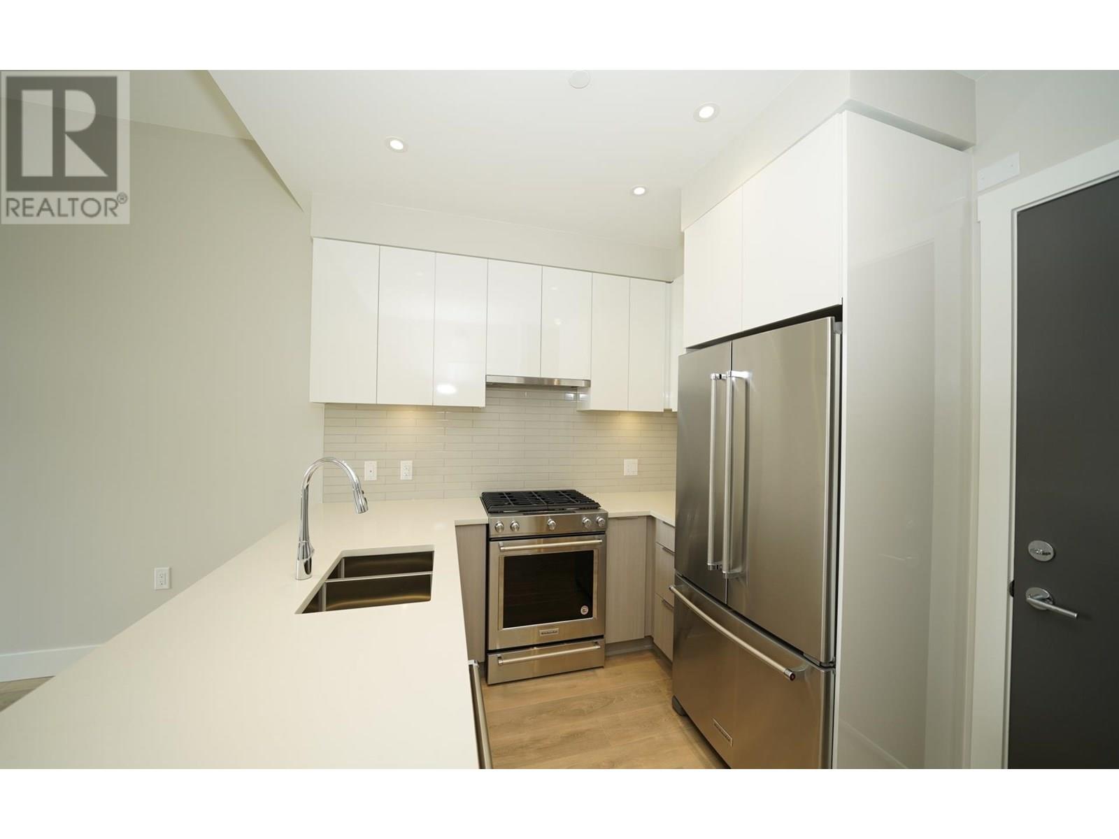 Photo 6 of 109 3588 Sawmill Crescent, Vancouver BC
