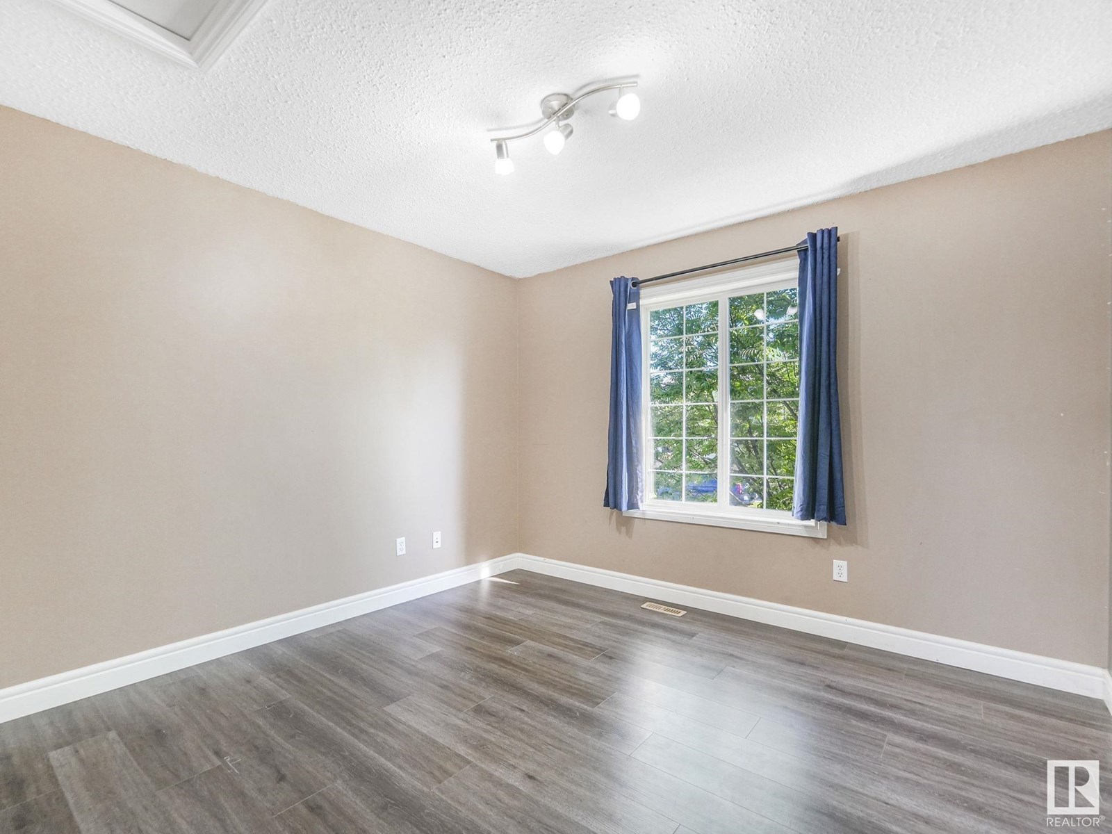 Photo 18 of 238 Avena Ci, Leduc AB