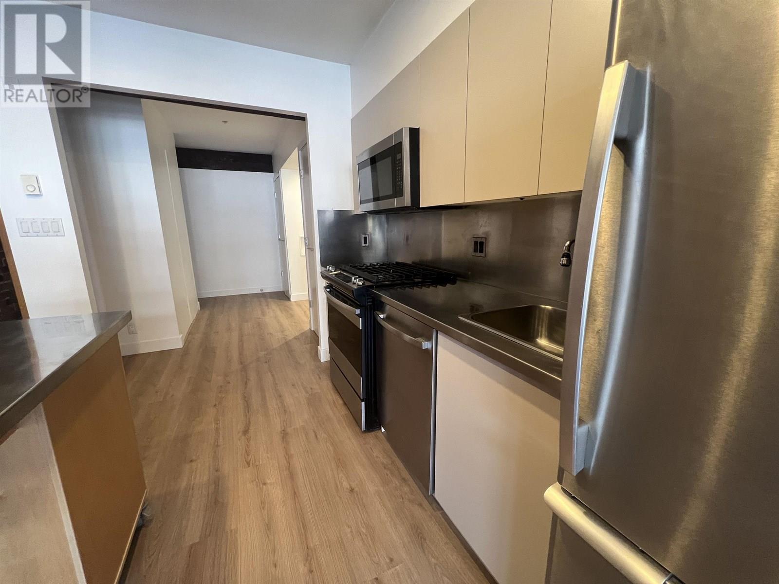 Photo 10 of 3 Xx 1072 Hamilton Street, Vancouver BC