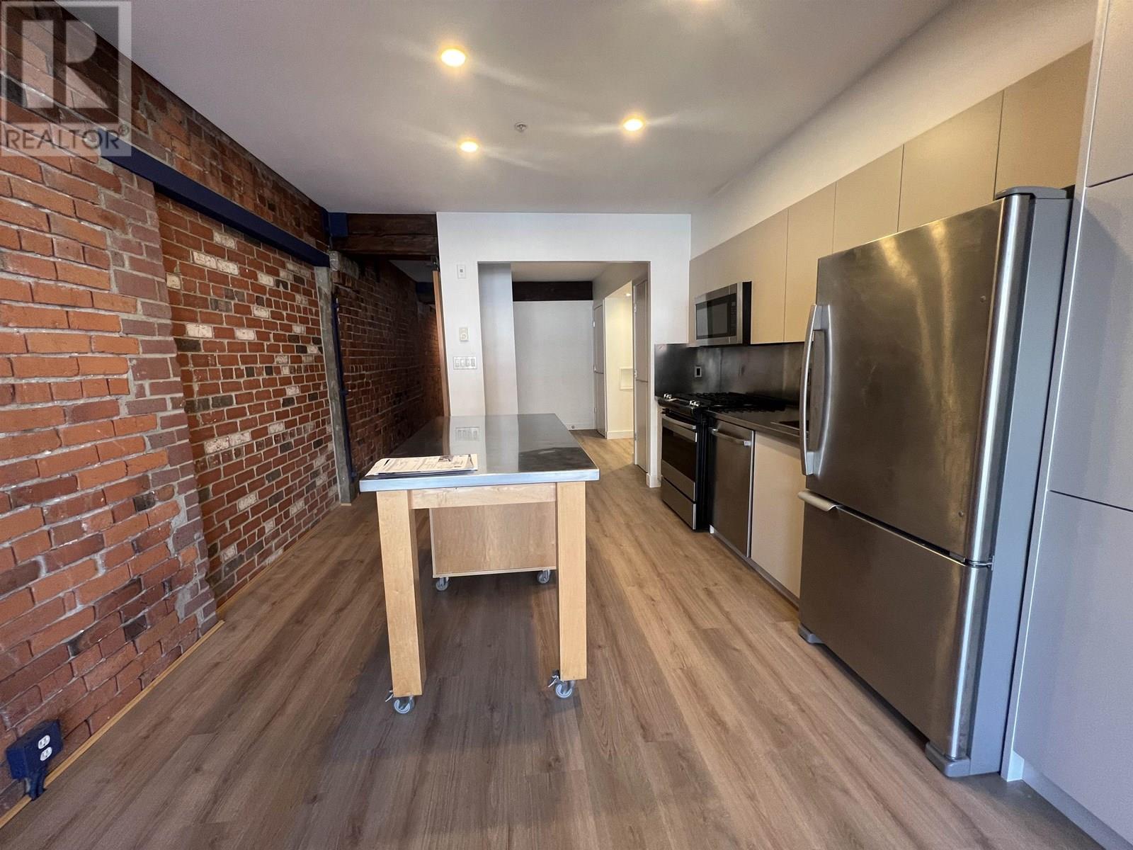 Photo 5 of 3 Xx 1072 Hamilton Street, Vancouver BC
