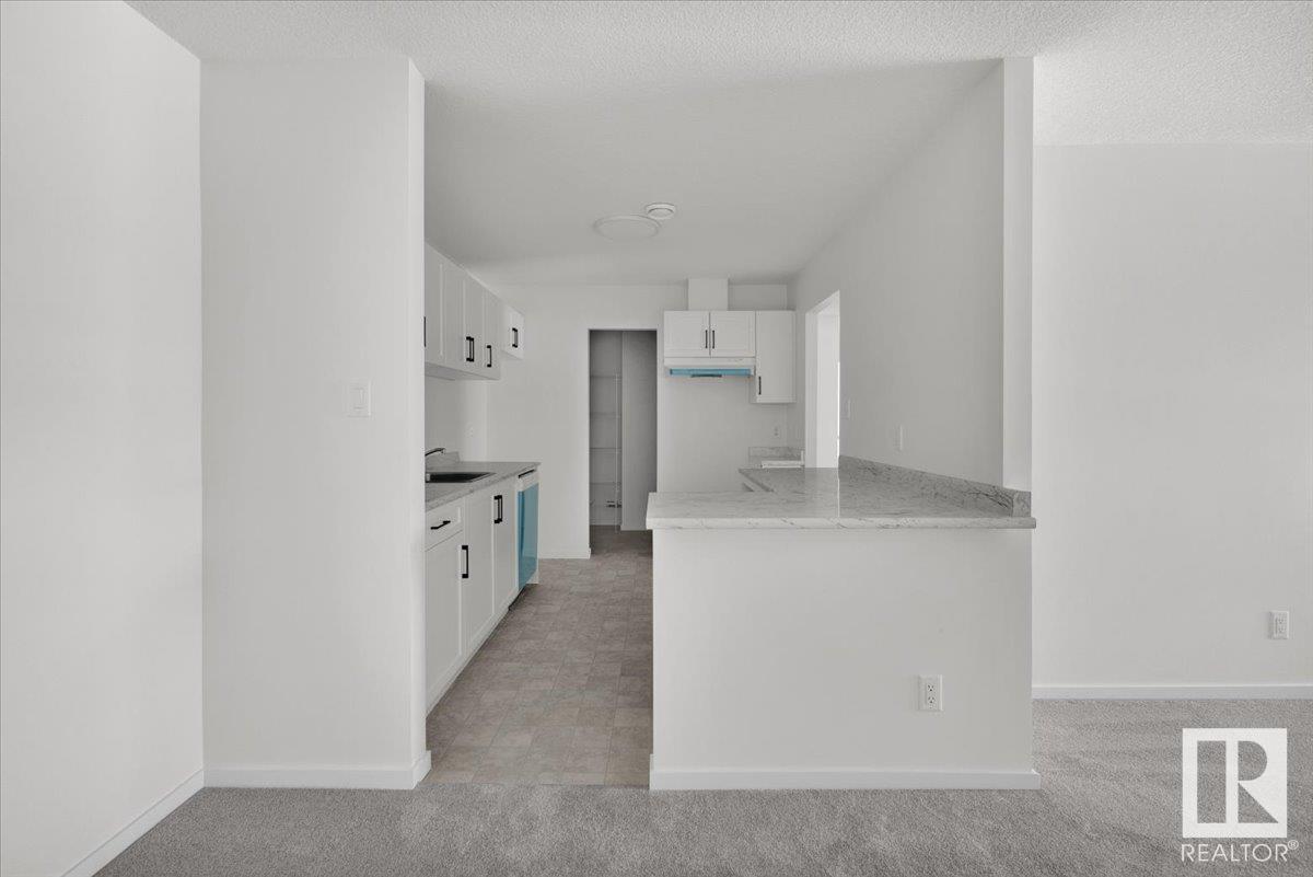 Photo 15 of 23 3111 142 Av Nw, Edmonton AB